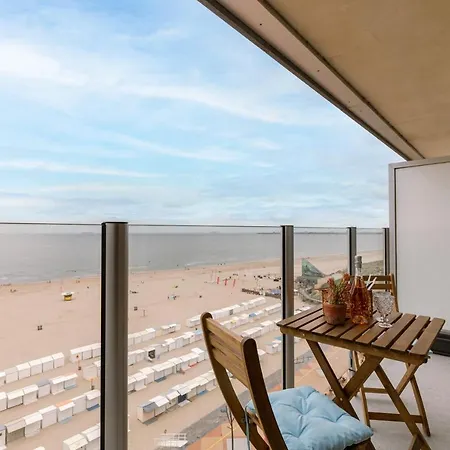 Spacious And Bright With Terrace View *
