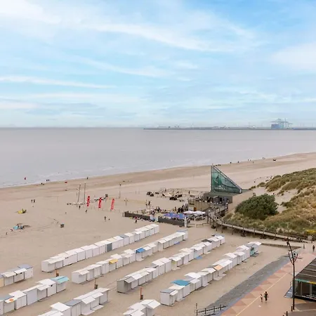 Spacious And Bright With Terrace View Apartment Blankenberge